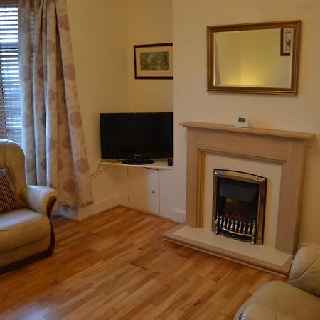 Entire 3 Bedroom House Near Caerphilly Station Extérieur photo