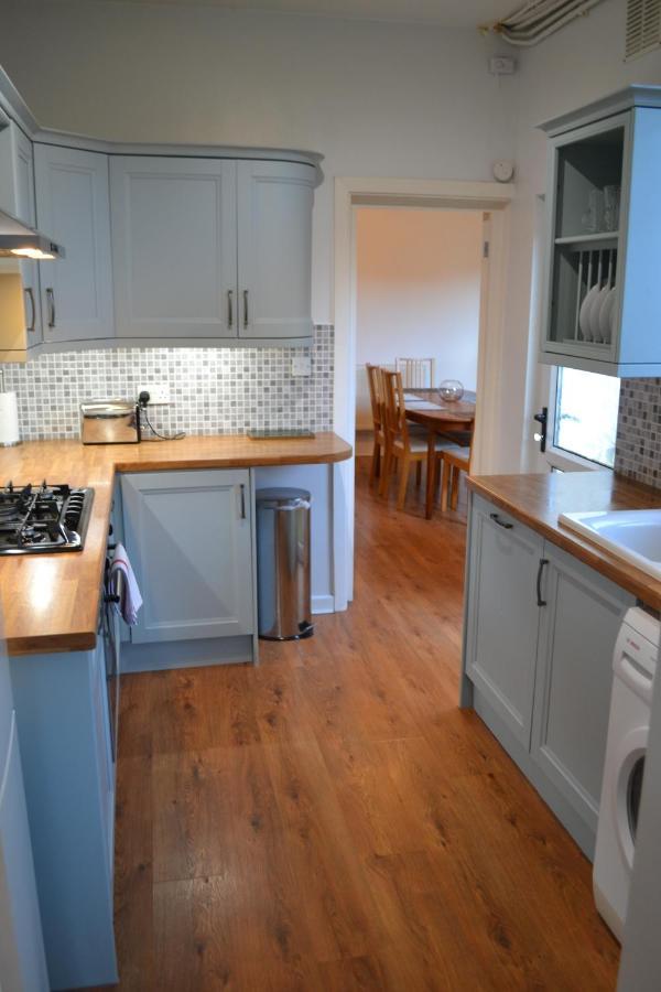 Entire 3 Bedroom House Near Caerphilly Station Extérieur photo